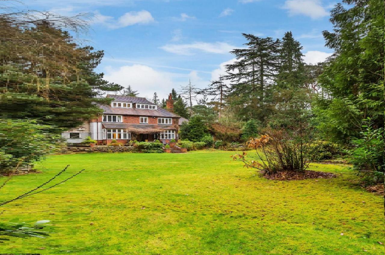 Coach House Villa Woking Exteriör bild